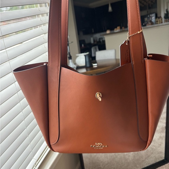 COACH Hadley Turnlock
Tote - Picture 3 of 5